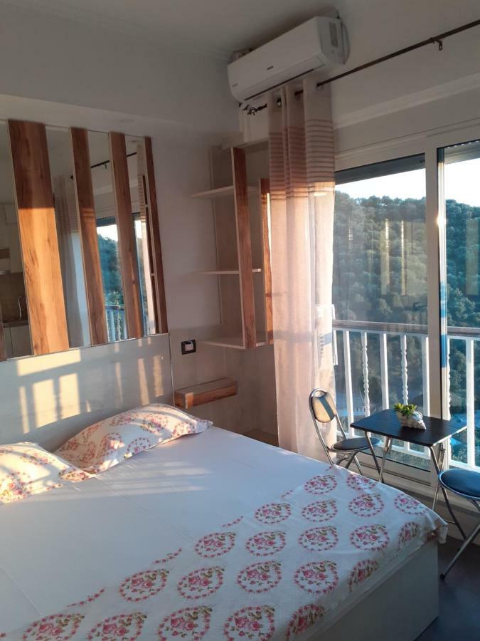 Vila Oliven Vlorë 外观 照片